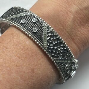 Freida Rothman Elegant Silver and Textured Bracelet bangle brand new authentic